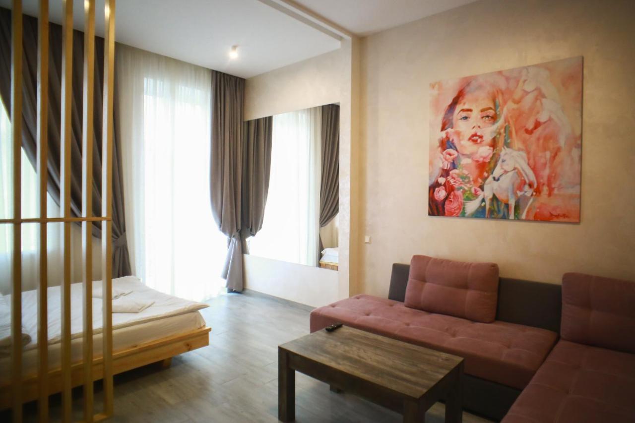 Leogrand Apartment On Drohobycha 4 ลวีฟ ภายนอก รูปภาพ