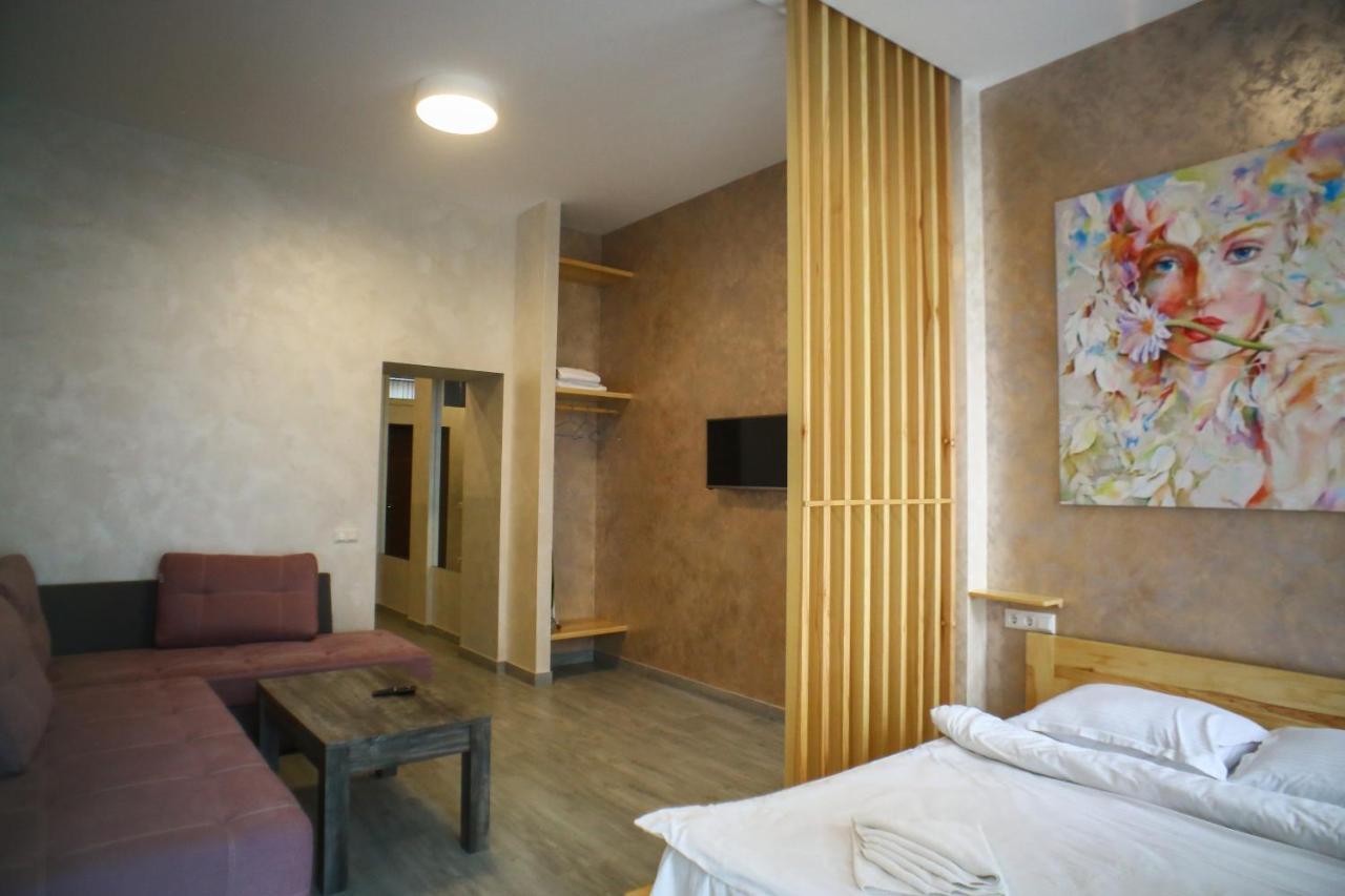 Leogrand Apartment On Drohobycha 4 ลวีฟ ภายนอก รูปภาพ