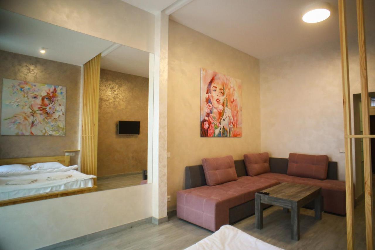 Leogrand Apartment On Drohobycha 4 ลวีฟ ภายนอก รูปภาพ